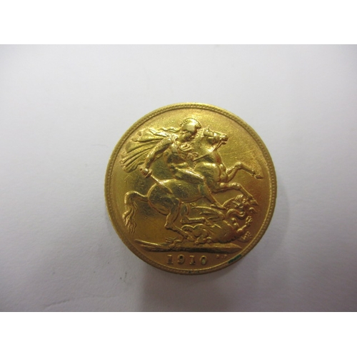 240 - An Edward VII gold sovereign dated 1910, a circulated coin with good definition of features