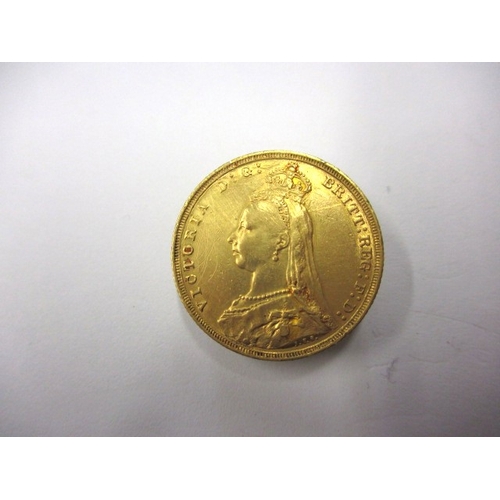 242 - A Victorian gold sovereign dated 1892, a circulated coin with fine definition of features