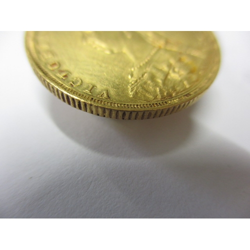 242 - A Victorian gold sovereign dated 1892, a circulated coin with fine definition of features