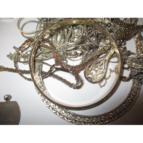 141 - A parcel of vintage costume jewellery, to include silver items, all in used condition