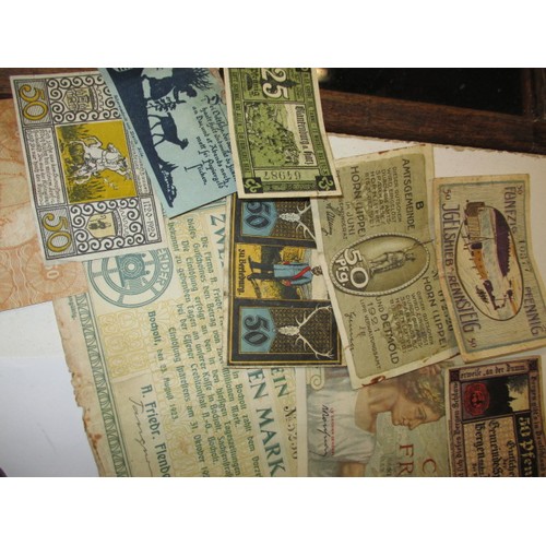 266 - A parcel of vintage coins, tokens, medallions and bank notes, all in circulated condition with come ... 