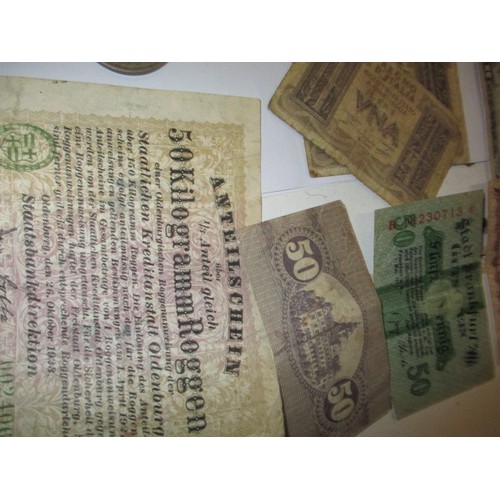 266 - A parcel of vintage coins, tokens, medallions and bank notes, all in circulated condition with come ... 