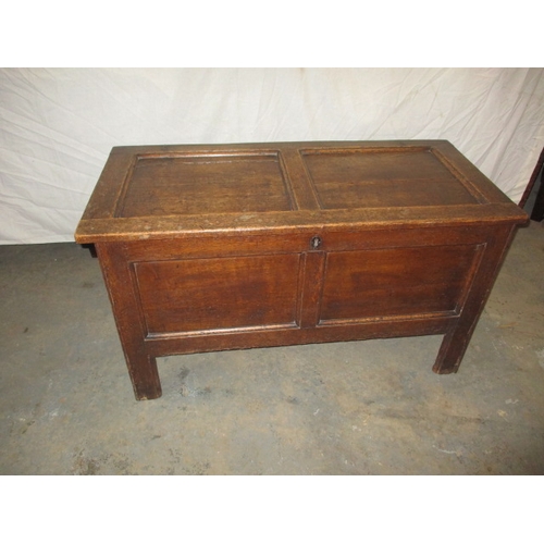 350 - A vintage oak, panel constructed coffer, approx. size 112cm Wide, 63cm High, 52cm Deep, in useable p... 