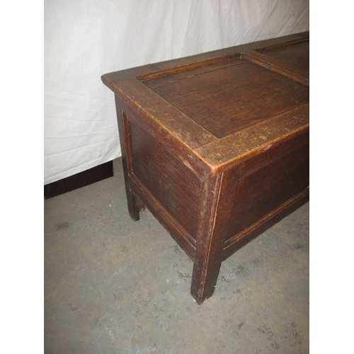 350 - A vintage oak, panel constructed coffer, approx. size 112cm Wide, 63cm High, 52cm Deep, in useable p... 