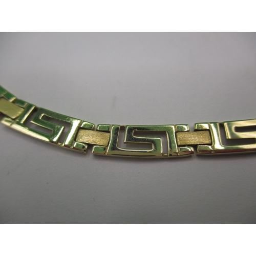 82 - A vintage 585 yellow gold necklace, approx. weight 23.7g, in useable pre-owned condition with workin... 