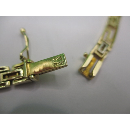 82 - A vintage 585 yellow gold necklace, approx. weight 23.7g, in useable pre-owned condition with workin... 