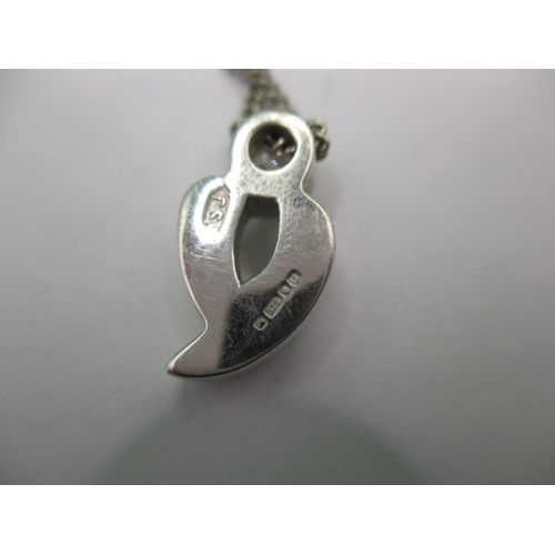 85 - A 9ct white gold necklace and pendant, approx. linear length 42cm, the pendant having a diamond and ... 