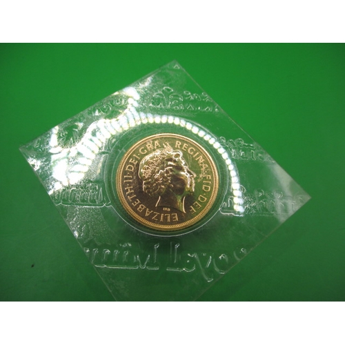 247 - An uncirculated gold sovereign, dated 2007 in Royal Mint vacuum sealed package