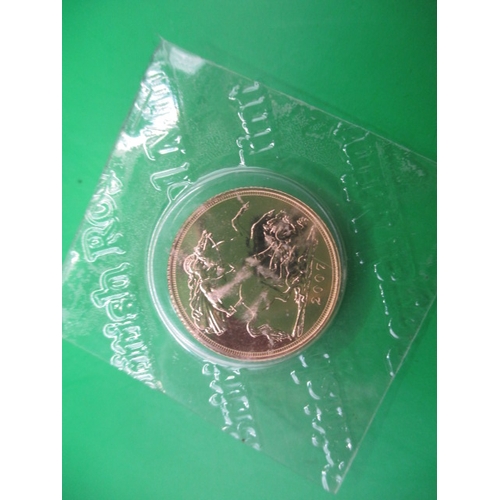 247 - An uncirculated gold sovereign, dated 2007 in Royal Mint vacuum sealed package