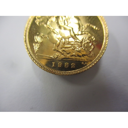 252 - A Elizabeth II gold half sovereign dated 1982, an uncirculated coin