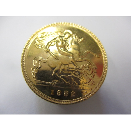 252 - A Elizabeth II gold half sovereign dated 1982, an uncirculated coin