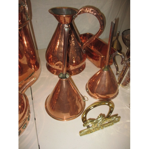 2 - A parcel of vintage metalwares to include copper and brass items, all in used condition