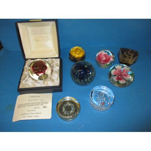 55 - A quantity of paperweights, to include a  boxed Caithness example, all in used condition with no obs... 