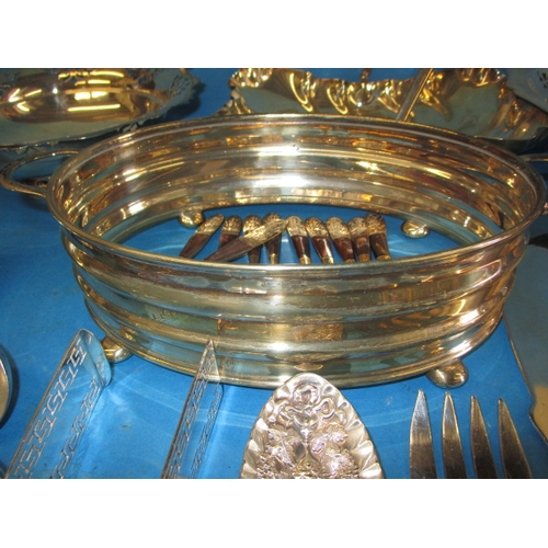 58 - A quantity of vintage plated items, to include a dish ring and ladles, all in useable pre-owned cond... 