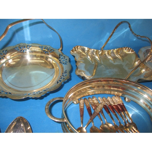 58 - A quantity of vintage plated items, to include a dish ring and ladles, all in useable pre-owned cond... 