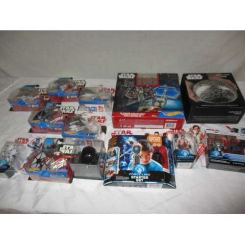 102 - A quantity of Star Wars Hot Wheels and Force Link collectables, all in original packaging