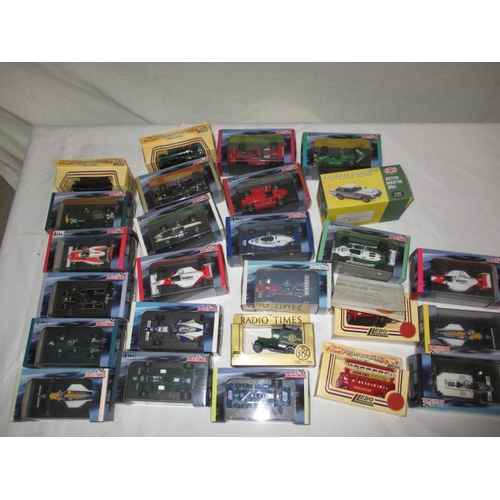 103 - A quantity of Atlas die-cast model F1 cars, Grand prix legends 1:43 scale, in original presentation ... 