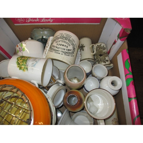 134 - A quantity of general clearance items, to include a Shelley rose bowl and a Hornsea spice jar rack, ... 