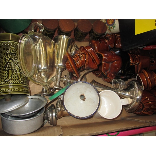 134 - A quantity of general clearance items, to include a Shelley rose bowl and a Hornsea spice jar rack, ... 