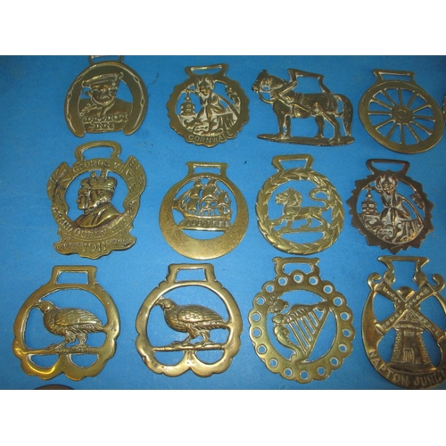 213 - A large quantity of vintage horse brasses, various ages, all in used condition