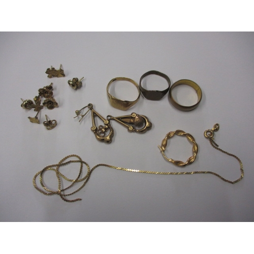 63 - A parcel of gold and yellow metal jewellery items, most items marked for 9ct, some damages, approx. ... 