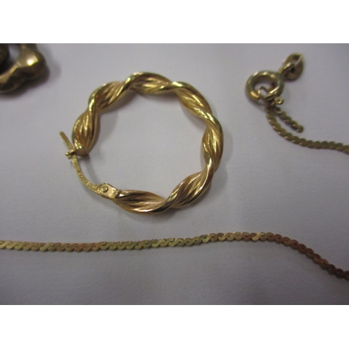 63 - A parcel of gold and yellow metal jewellery items, most items marked for 9ct, some damages, approx. ... 