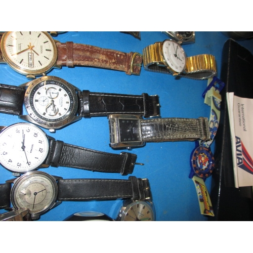 237 - A large quantity of vintage pocket and wrist watches, to include one 9ct gold cased example, several... 