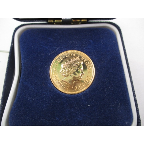 89 - An Elizabeth II gold sovereign dated 2000, uncirculated in presentation box with certificate