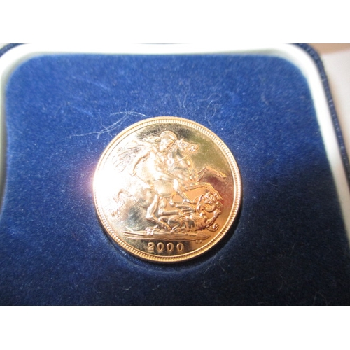 89 - An Elizabeth II gold sovereign dated 2000, uncirculated in presentation box with certificate