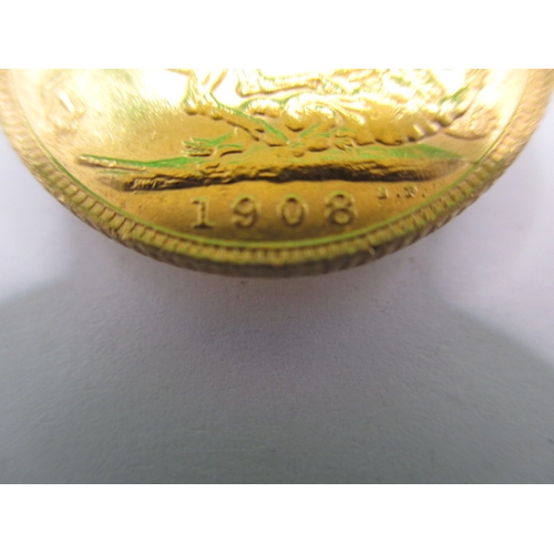 91 - An Edward VII gold sovereign dated 1908, a circulated coin with fine definition of features