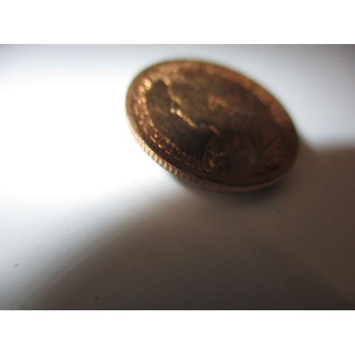 139 - A Victorian gold half sovereign dated 1900, a circulated coin with good definition of features