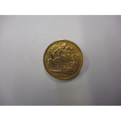 139 - A Victorian gold half sovereign dated 1900, a circulated coin with good definition of features