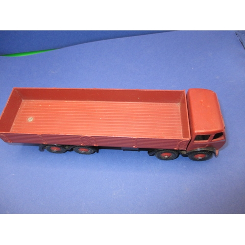 242 - A Dinky Supertoys 501 Foden Diesel 8-Wheel wagon, 1st series with original box and model in near min... 