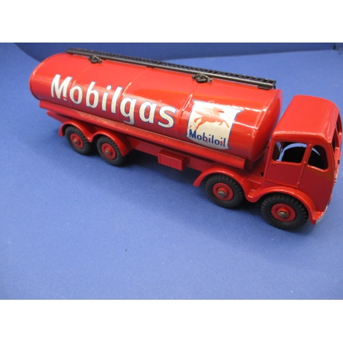 245 - A Dinky Toys 941 Foden 14 Ton Tanker for Mobilgas, with original box and model in near mint conditio... 