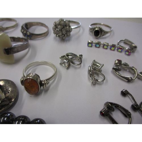 231 - A parcel of costume jewellery, to include silver items, all in used condition