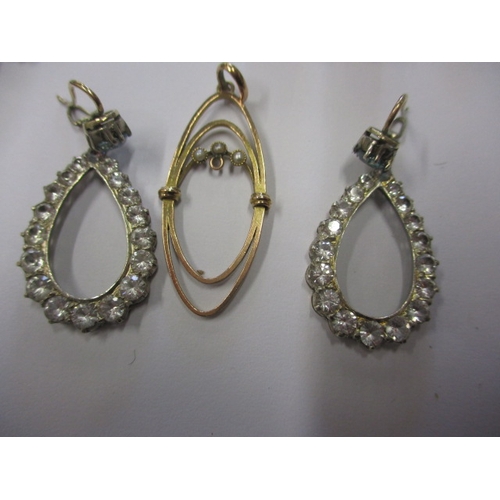 234 - A parcel of vintage costume jewellery, to include some gold items, all in used condition