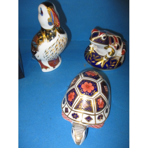 273 - 5 Royal Crown Derby paperweights, all with gold stoppers, 2 with boxes, all used with no observed da... 