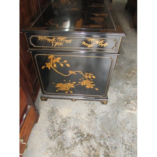 314 - A contemporary black lacquer Oriental style 9 drawer pedestal desk. In useable preowned condition, c... 