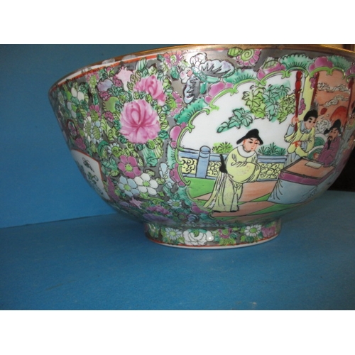 267 - An antique Chinese famille rose porcelain bowl, approx. diameter 32cm in excellent pre-owned conditi... 