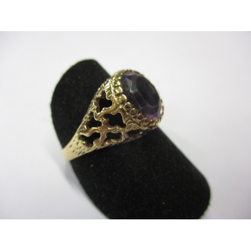 28 - A 9ct yellow gold and amethyst dress ring, approx. ring size ‘P’, approx. weight 2.57g, in good pre-... 