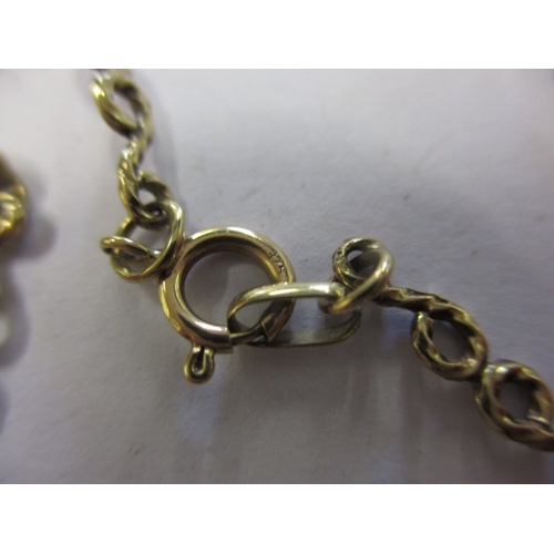 73 - A parcel of gold jewellery, one chain broken, approx. gross parcel weight 11.2g