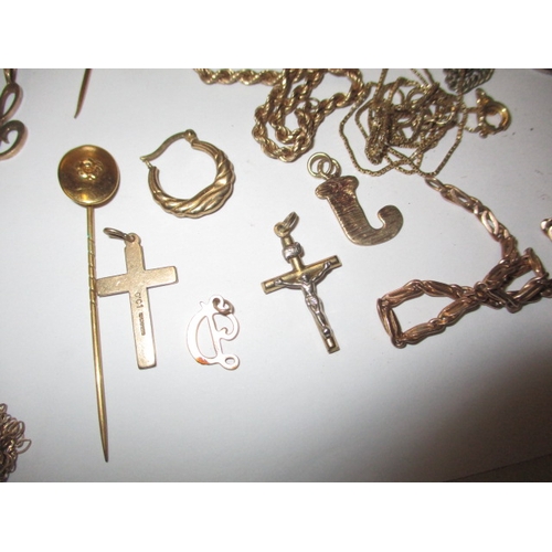 210 - A parcel of vintage costume jewellery, to gold items and some silver, all in used condition with som... 