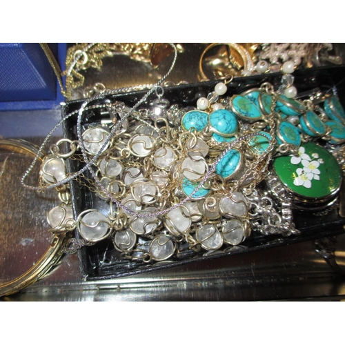 211 - A parcel of vintage costume jewellery and watches, all in used condition and watches not tested as t... 