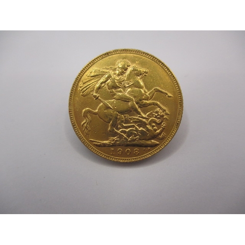 105 - An Edward VII gold sovereign dated 1908, a circulated coin with fine definition of features