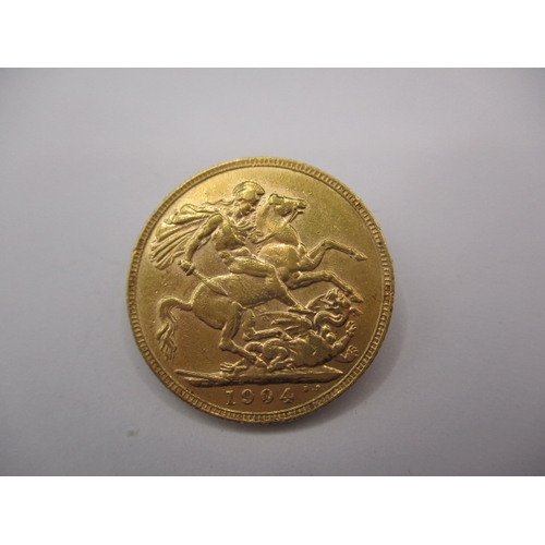 108 - An Edward VII gold sovereign dated 1904, a circulated coin with fine definition of features