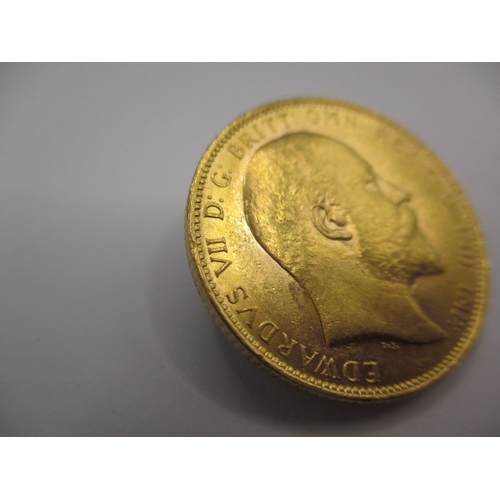 109 - An Edward VII gold sovereign dated 1903, a circulated coin with fine definition of features