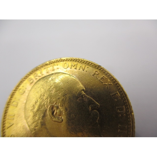 112 - An Edward VII gold sovereign dated 1902, a circulated coin with fine definition of features