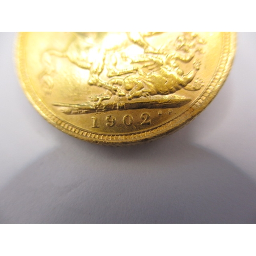 112 - An Edward VII gold sovereign dated 1902, a circulated coin with fine definition of features