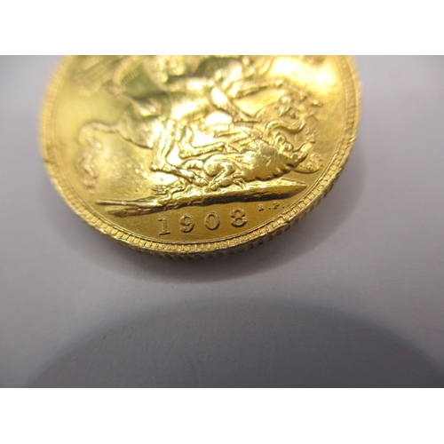 113 - An Edward VII gold sovereign dated 1908, a circulated coin with fine definition of features