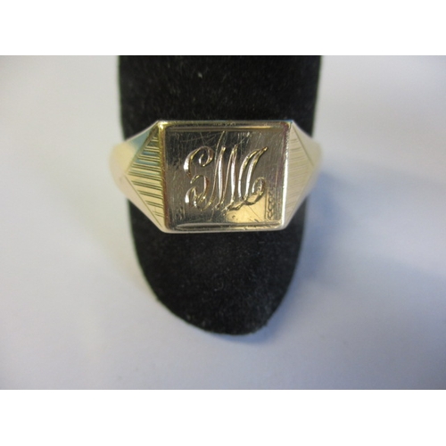 19 - A vintage 9ct yellow gold signet ring, approx. ring size ‘Y’, approx. weight 3.5g, in good pre-owned... 